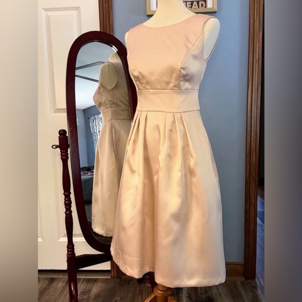 ALFRED SUNG Gold A-line Midi Dress Mock Neck